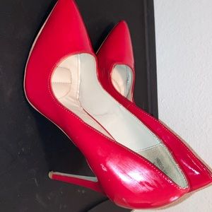 Red pumps